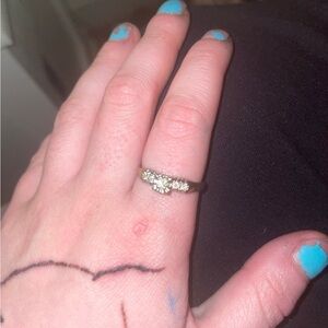 Elegant 14 karat Women's Ring